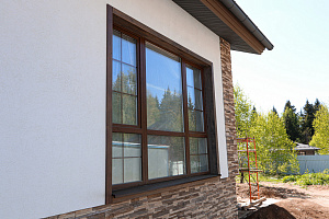 Фасад в стиле Шале: Изысканный коттедж в Новом Щеглово от Лесобиржи-Спб