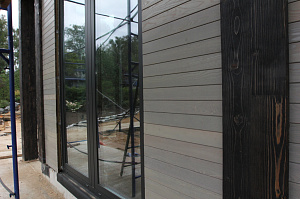 Масштабная реконструкция загородного дома: термоясень, фахверк с историей и идеальная геометрия каждого элемента