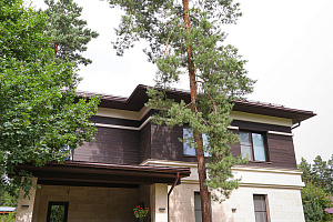 Не верите, что деревянный фасад может служить десятилетиями? Смотрите нашу работу 5-летней давности — она выглядит свежее многих новостроек