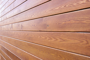 Покраска деревянной доски