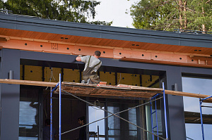 Горячая технология для холодного региона: почему термососна в 2 раза стабильнее обычной древесины и идеально подходит для фасадов