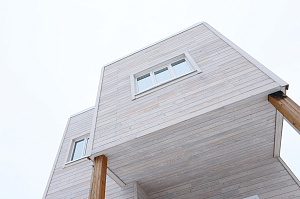 Современный каркасный дом с эксплуатируемой кровлей у Озера Врево