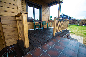 открытая деревянная терраса