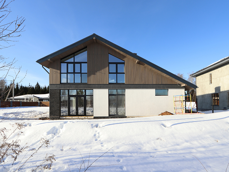 Лучшая отделка фасада и свесов в Гатчина-Вилладж-2