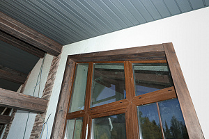 Фасад в стиле Шале: Изысканный коттедж в Новом Щеглово от Лесобиржи-Спб