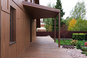 Скрытый крепёж САМО, цеховая покраска и масло Renner: почему термоясень — лучший выбор для статусного дома в Ленинградской области