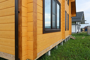 Покраска фасада и архитектурных элементов дома в КП "Ла-Манш"