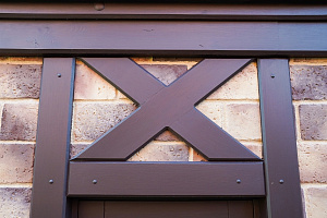 Реставрация и комплексная защита фасада двухэтажной бани в Верховский