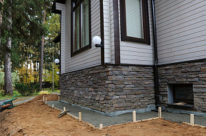 Комплексная защита и обновление фундамента брусового дома в Ропше