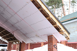 Бревенчатый дом больше не нуждается в ремонте каждые 5 лет: как вентилируемый фасад и цоколь White Hills решили проблему навсегда