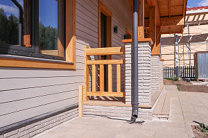 Почему владельцы домов из керамики выбирают планкен: реализованный проект с европейским качеством окраски и крепежом, который не оставляет следов