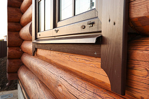 Шестифакторная защита и идеальная гладкость: премиальная покраска бревенчатого дома от ЛесоБиржи - СПб