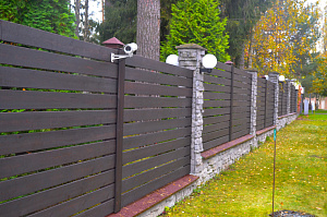 забор из планкена 2