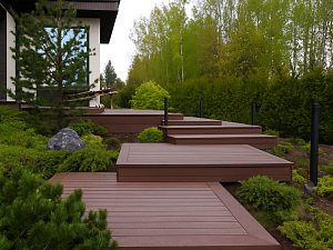 Комплекс работ по покраске деревянного дома с балками на террасе и стобами