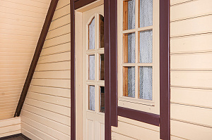 Элегантное обновление деревянных построек в Луговом: профессиональная покраска и защита от Лесобиржи-Спб