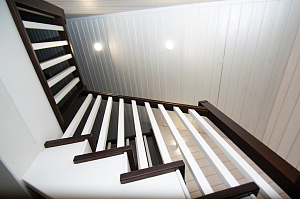 межэтажная лестница из лиственницы 24