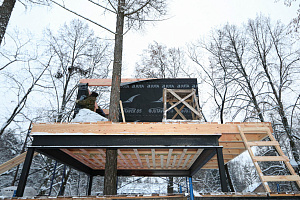 Уникальные всесезонные домики на дереве в LESO Парке