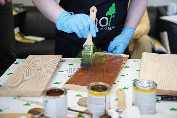 Правила покраски фасадов домов маслами Osmo: что учесть до первой банки краски