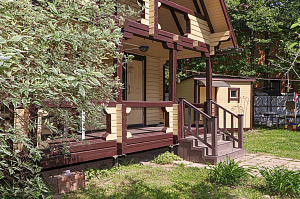 Элегантное обновление деревянных построек в Луговом: профессиональная покраска и защита от Лесобиржи-Спб