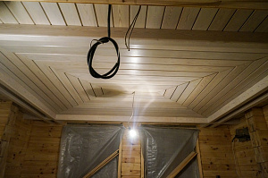 Монтаж планкена на потолок