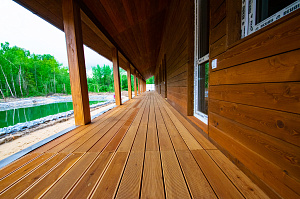 Экономия без компромиссов: как сорт ВС(С) и профиль «Вельвет» создали идеальную террасу

