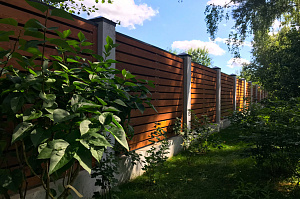 забор из планкена 1