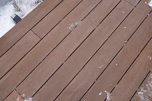 Терраса из термоясеня на эксплуатируемой кровле