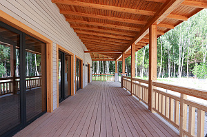 Почему владельцы домов из керамики выбирают планкен: реализованный проект с европейским качеством окраски и крепежом, который не оставляет следов