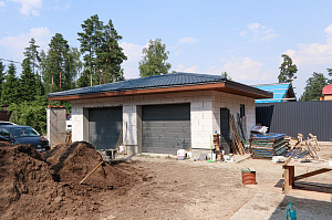 Лиственница + термолиственница + покраска Renner в цехе: почему эта комбинация делает фасад неуязвимым к влаге и времени