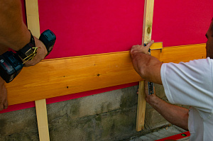 процесс монтажа блок хауса на фасад