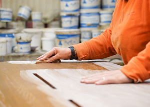 Эксклюзивное лакирование подоконника-столешницы из ясеня: блеск 'Магма' для дома в Петровские Сады