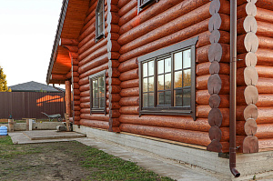 Шестифакторная защита и идеальная гладкость: премиальная покраска бревенчатого дома от ЛесоБиржи - СПб