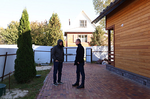 Когда дерево слушается инженера: фасад, терраса и свесы под нашим контролем