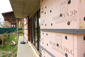 Вентилируемый фасад, свайно-винтовой фундамент террасы и новая кровля: почему этот проект в Белладжио прослужит десятилетиями