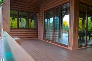 крашеный дом отделанный блок хаусом