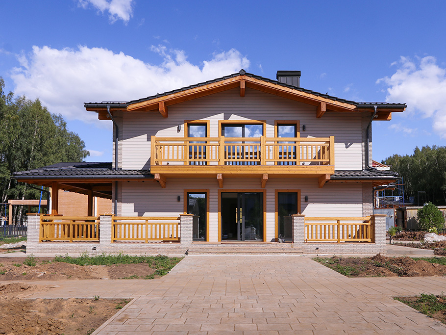 Почему владельцы домов из керамики выбирают планкен: реализованный проект с европейским качеством окраски и крепежом, который не оставляет следов