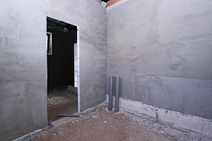 Не просто баня, а место силы: проект с парной на троих, уютной комнатой отдыха и крытой террасой