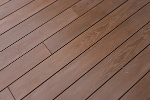 Терраса из термоясеня на эксплуатируемой кровле