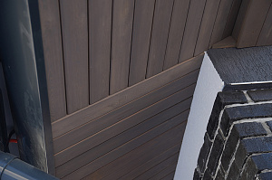 Элегантный фасад и свесы: монтаж планкена в Gatchina Villages - 2