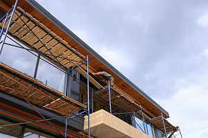 Горячая технология для холодного региона: почему термососна в 2 раза стабильнее обычной древесины и идеально подходит для фасадов