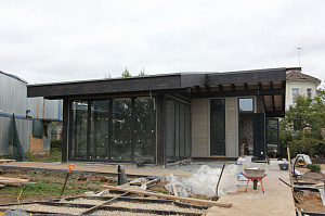 Масштабная реконструкция загородного дома: термоясень, фахверк с историей и идеальная геометрия каждого элемента