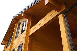 Покраска фасада и архитектурных элементов дома в КП "Ла-Манш"