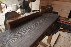 «Австрийская деревня»: фасад с ювелирным запилом под 45° — когда стыки исчезают, а роскошь остается