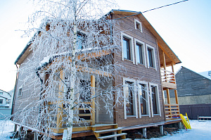 фасад из планкена покрашенного маслом