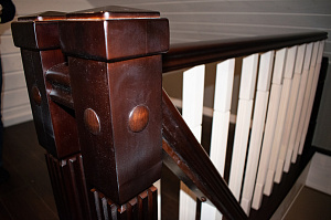 крашеная лестница