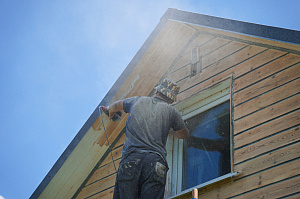 Кикино: перешлифовка и перекраска фасада системой Renner с ресурсом до 10 лет