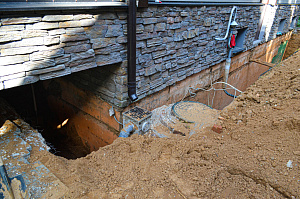 Комплексная защита и обновление фундамента брусового дома в Ропше