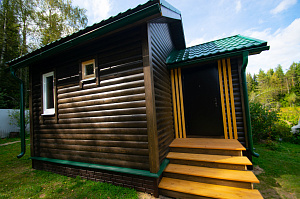 крашеная баня с отделкой под бревно