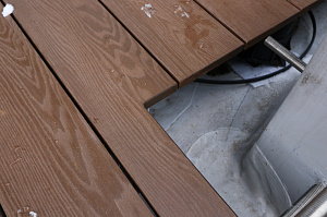 Терраса из термоясеня на эксплуатируемой кровле