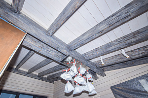 балки для потолка крашеные